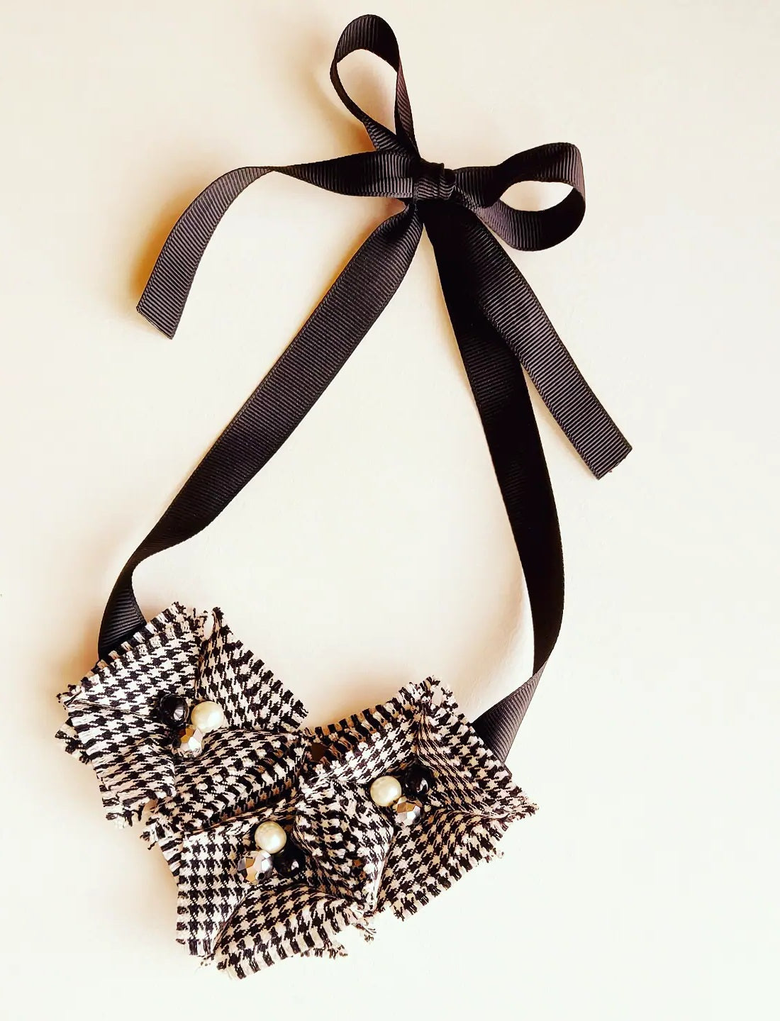 Collana tris di fiori