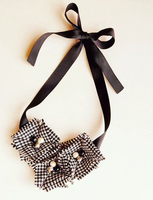 Collana tris di fiori