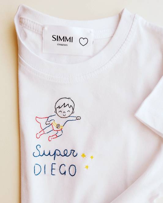T-shirt supereroe